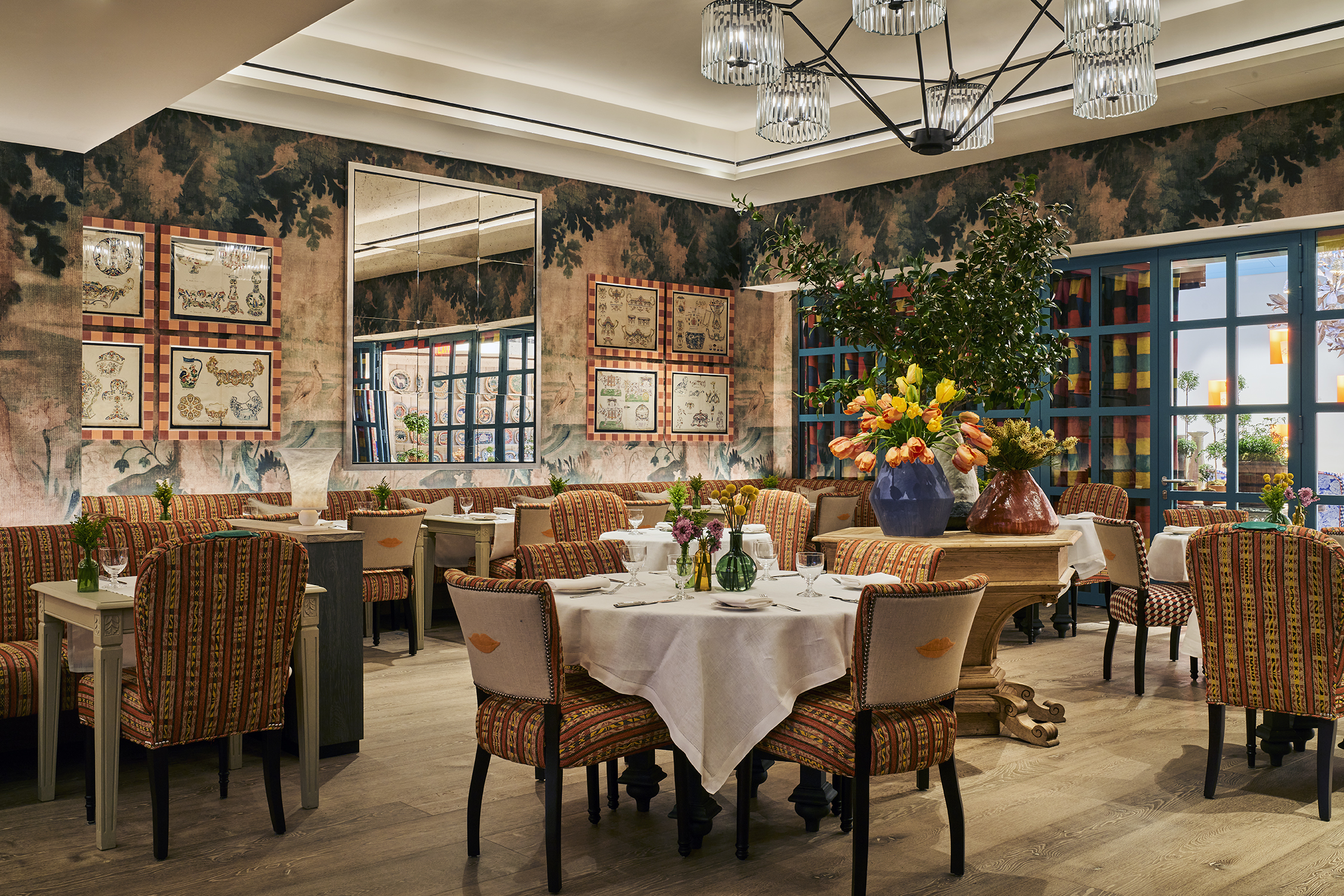 Wide shot of the Restaurant at Warren Street Hotel