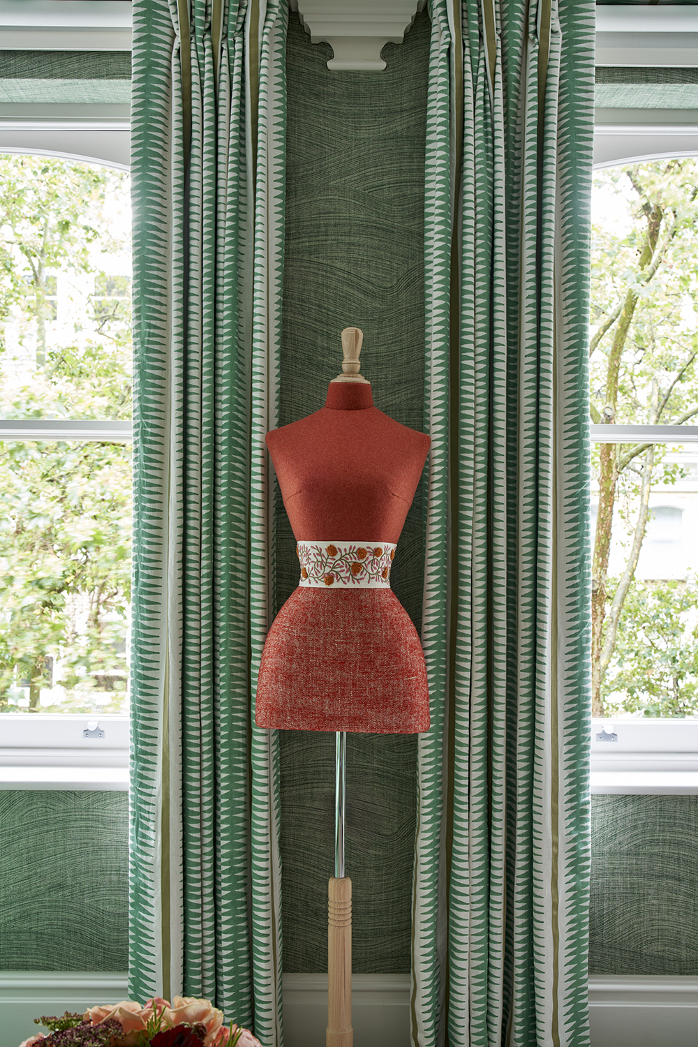 Detail shot of mannequin in Junior Suite 302 at Knightsbridge Hotel