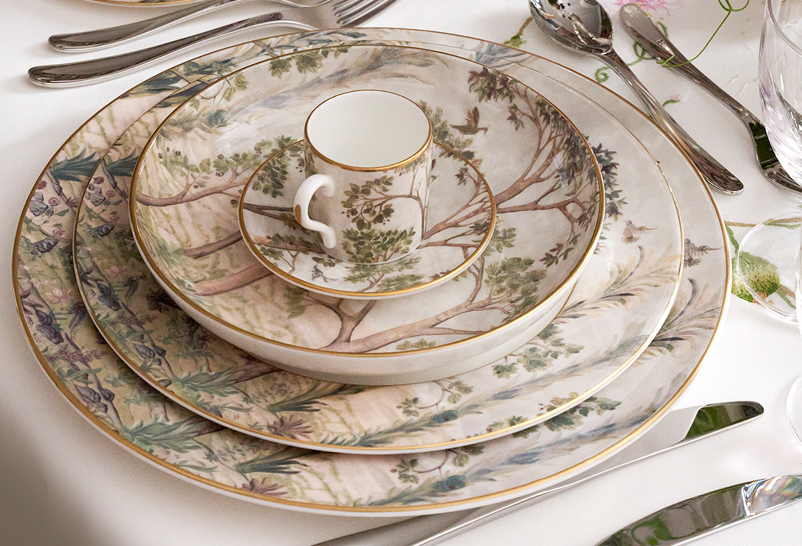 Fine bone hotsell china dinnerware